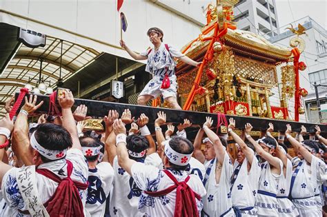 오사카 마츠리: 일본의 전통과 현대가 만나는 축제의 향연